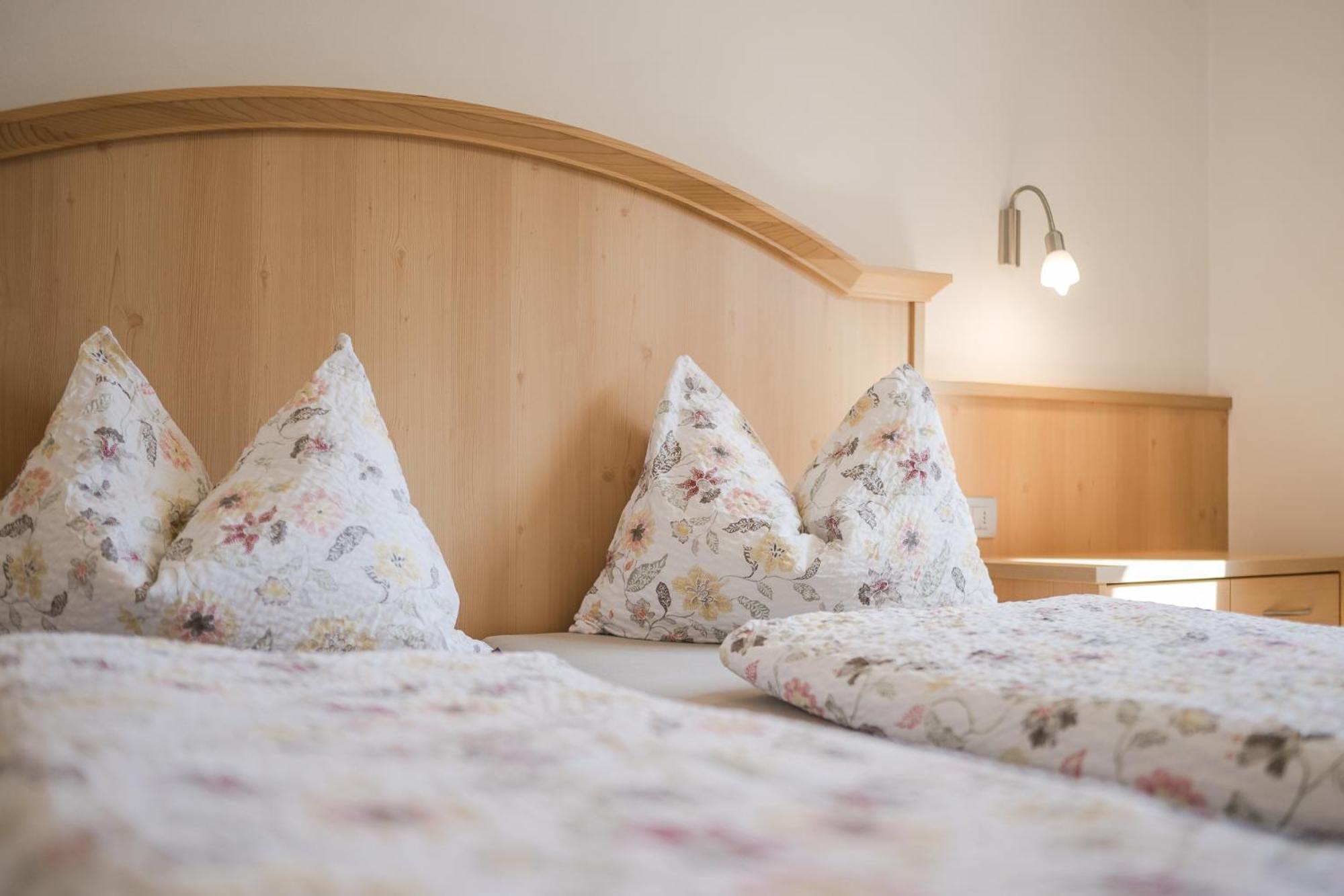 Residence Reisenschuh Випитено Екстериор снимка