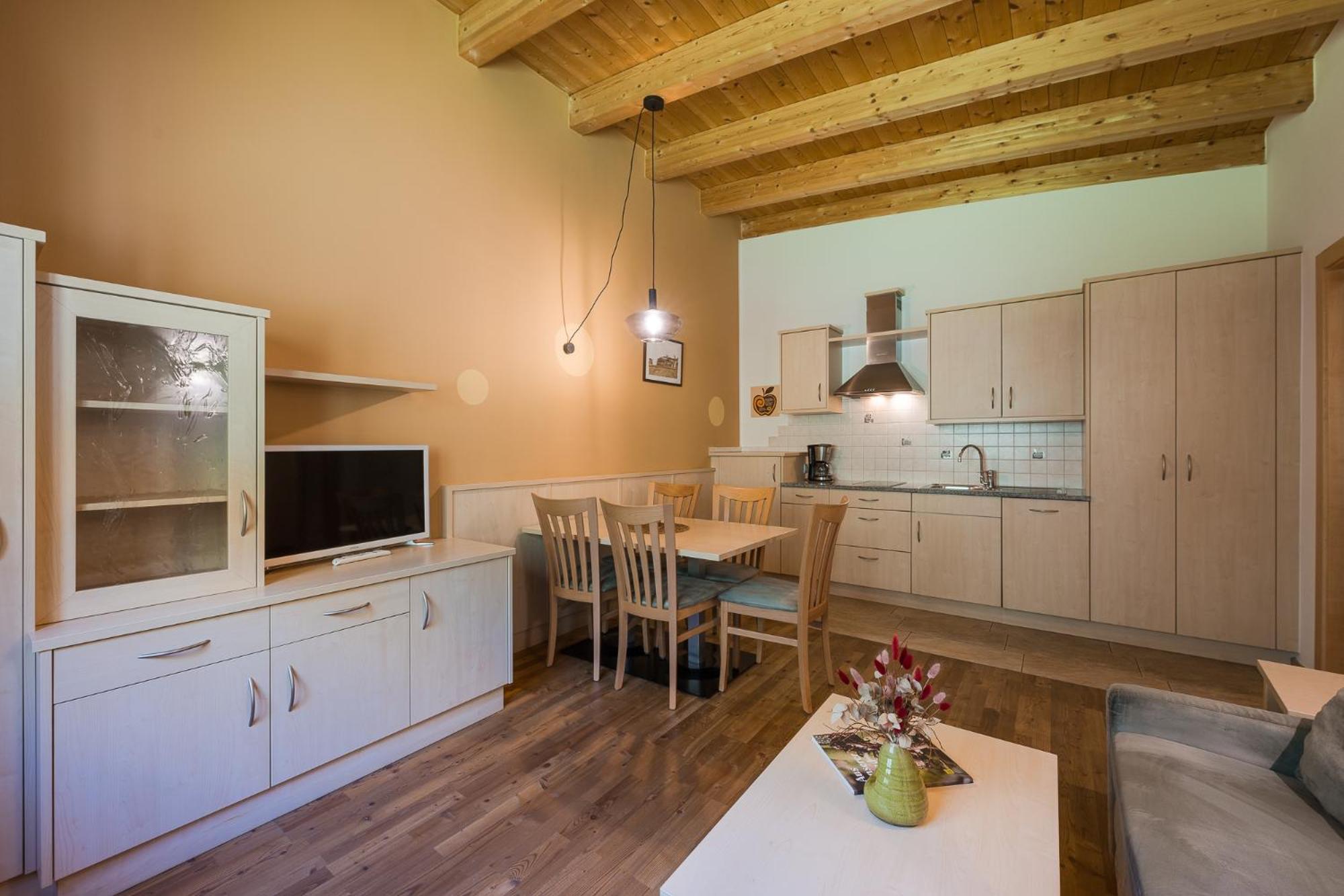 Residence Reisenschuh Випитено Екстериор снимка